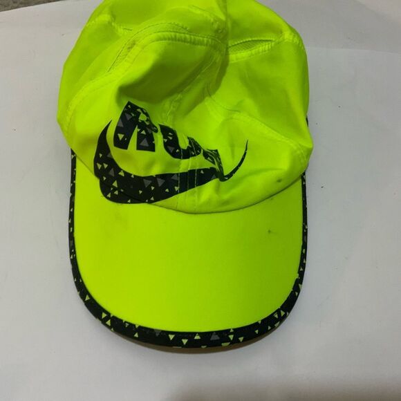 NIKE DRI FIT "RUN" WOMEN'S FEATHERLIGHT RUNNING HAT - ONE SIZE FITS ALL rare pin - Picture 1 of 6